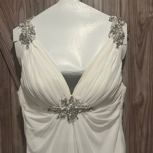 Maggie sottero wedding dress size 2